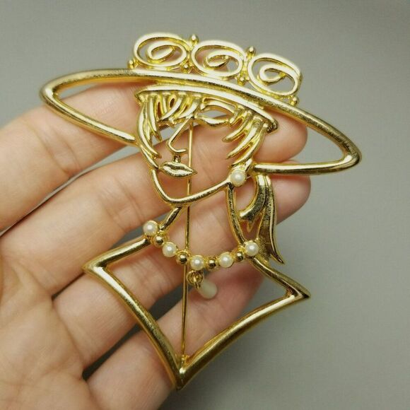 Vintage Retro Fashionable Woman in Hat Faux Pearl Brooch, Gold Tone Outline - Picture 6 of 6